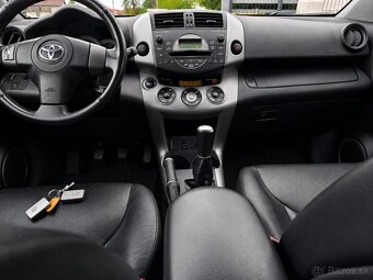TOYOTA RAV4 2.0VVT-i 4WD BENZÍN - 10