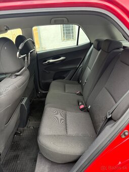 Toyota Auris 1.33 Dual VVT-i 100k M6 (benzín) - 10
