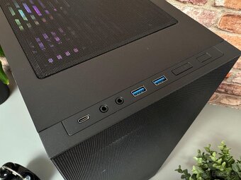 Ryzen 7 7700X\32GB\RTX 4070S\SSD\850W Zdroj - 10