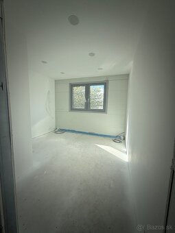 Na prenájom skladovo výrobná hala 288m2 - Juh - Voľná Ihned - 10