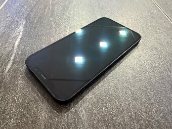 Apple iPhone 12 64 GB Black - 10