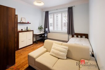 Rodinný dom priamo v centre s 2 bytovými jednotkami, 563m2, - 10