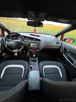Kia Ceed Combi SW 1.6 CRDI 100Kw GT- LINE - 10