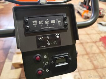Obojsmerná vibračná doska Husqvarna LG 504 Hatz - 10