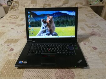 Lenovo. i3 4x2,4 GHz. SSD 128 GB. 15,6“. 8GB. Nová baterka. - 10