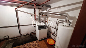 EXKLUZÍVNE NA PREDAJ:  3.podlažný dom v meste Snina - 10