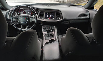 Dodge Challenger R/T 5.7 HEMI - 10