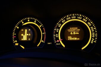 Toyota Auris 1,6i VVT Valvematic 5/2008 - 10