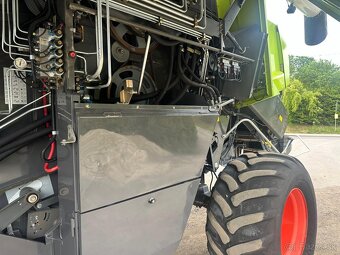 Sklízecí mlátička Claas Lexion 580, rok výroby 2010, žací li - 10