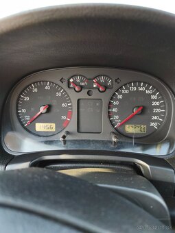 Predám VW Golf IV, 1,6 74 kw benzín - 10