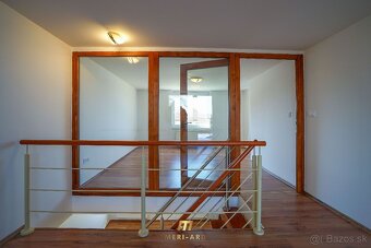Na predaj veľký 2 podlažný, podpivničený rodinný dom, Rajka - 10