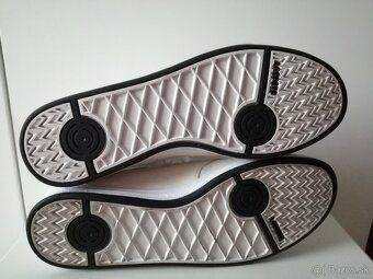 LACOSTE - 10