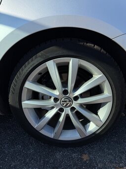 Predám VW Passat B7 2.0 tdi 130kw sedan - 10