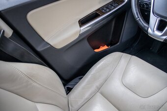 Volvo XC60 D4 2.4L Drive-E Luxury Geartronic AWD - 10