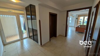 Dobrá ponuka - 6izbový dom s garážou, altánkom a záhradou, v - 10