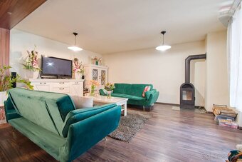 Predaj 4 izbový rodinný dom, krásnym veľkorysým pozemkom, Vr - 10