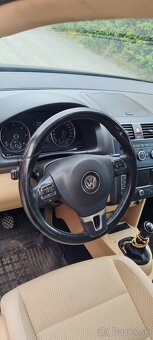 Volkswagen Touran r.v. 2015 1.6 77KW 202 000km - 10