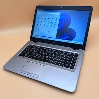 Notebook 14" HP.AMD PRO A10-8730B 4x2,40GHz.8gb ram.256gSSD - 10