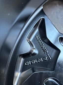 Nová zimní original sada alu Dacia Duster 215/65R17 - 10