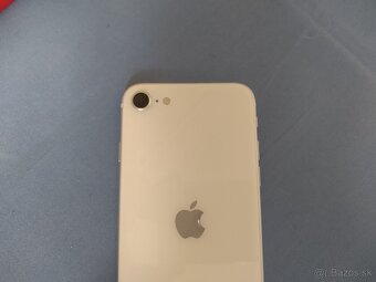 Apple iPhone SE (2020) - 10