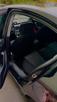 Volkswagen Passat b6 2.0 TDI - 10