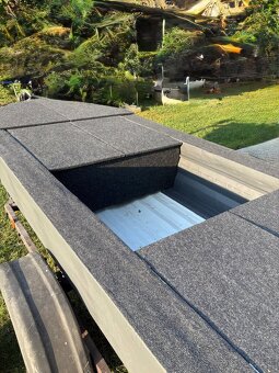 Hliníkový čln + prívesný vozík s ŠPZ - 10