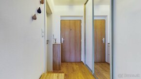 Na predaj: očarujúci 2 izbový byt v Dúbravke v projekte Tarj - 10