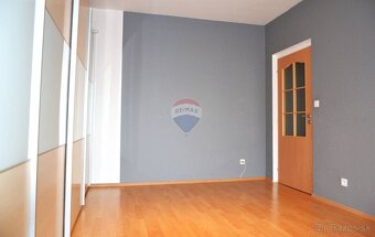 REZERVOVANÉ Na predaj 3izb. byt v meste Poltár - 10