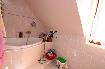 Priestranný - viacgeneračný rodinný dom v Borinke - 10