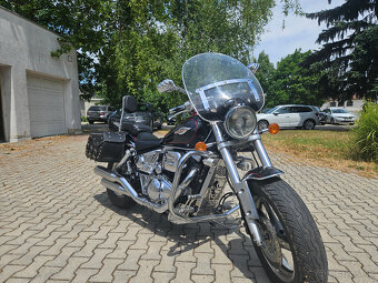 Suzuki Marauder VZ 800 - 10
