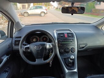 Toyota Auris 1,33 Benzín- 67490 km. - 10