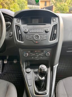 Ford Focus Combi 1.0 EcoBoost 125k Titanium - 10