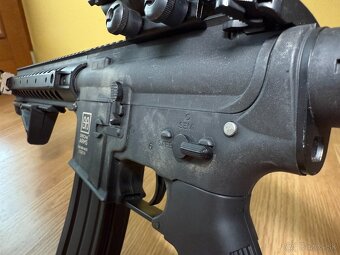 SPECNA ARMS M4 + Kolimátor FULLMETAL - 10