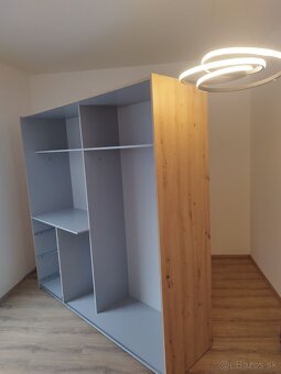 Ponúkam skladanie a montáž nábytku, kuchynských liniek. - 10
