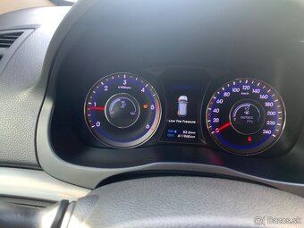 Predám Hyundai i40 combi 1.7 TDi 100kw Rok 2012 - 10