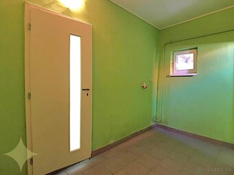 Čiastočne zrekonštruovaný rodinný dom v obci Dolinka - 10