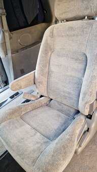 Predám KIA Carnival - 10