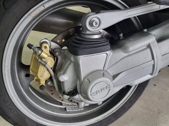 MOTO GUZZI Breva V 850 - 10