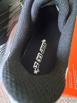Bezecke tenisky Nike Winflo - 10