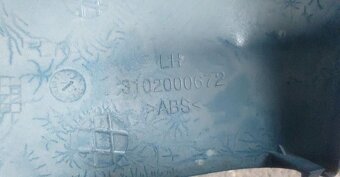 Kia Toyota Mercedes - zrkadlo listy svetlo napis... - 10