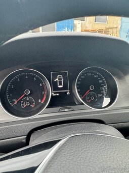 Volkswagen Golf - 10