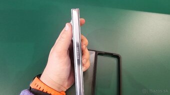 Samsung Galaxy Z Fold 5 - live demo unit - nejde signál - 10