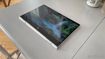 HP ENVY x360 15 – i7, 16GB RAM, dotykový displej - 10
