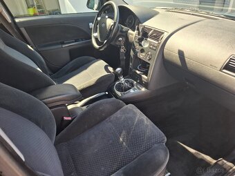 Ford Mondeo Ghia - 10