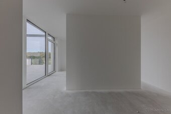 NA PREDAJ - nový, nezariadený 2-izbový byt so záhradou - Hru - 10