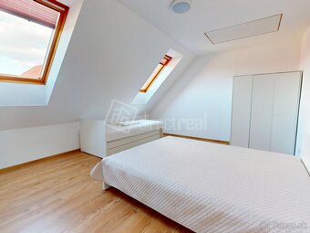 Nádherný 3-izb byt v meštianskom dome s parkovacím mi… - 10