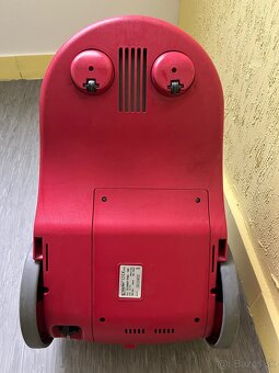 Vodný bezpracový vysávač - 10