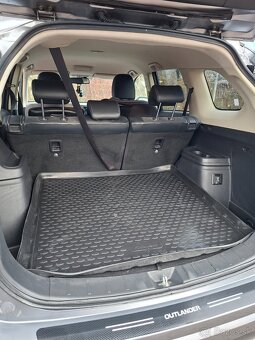 Mitsubishi Outlander 2.0 PHEV 4x4 - 10