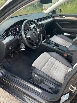 VW Passat, manuál, 141 xxx km, highline, BEZ ad blue - 10