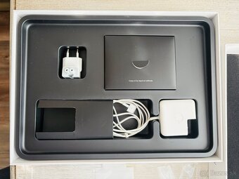 Apple MacBook Air 2017 - 10